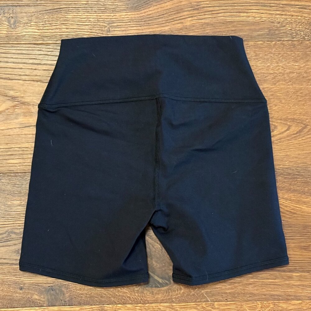 NWOT - ALO Yoga - 5" Airbrush High-Waist Biker Short - Black - Size M - Picture 5 of 5